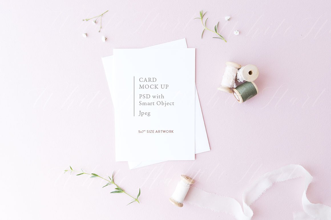 卡片信封样机 5×7 card mock up on white envelope