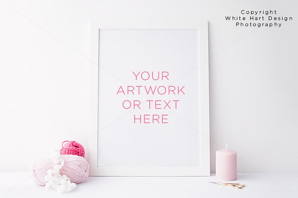 白色画框样机模型 Styled frame mock up – PSD + Jpeg